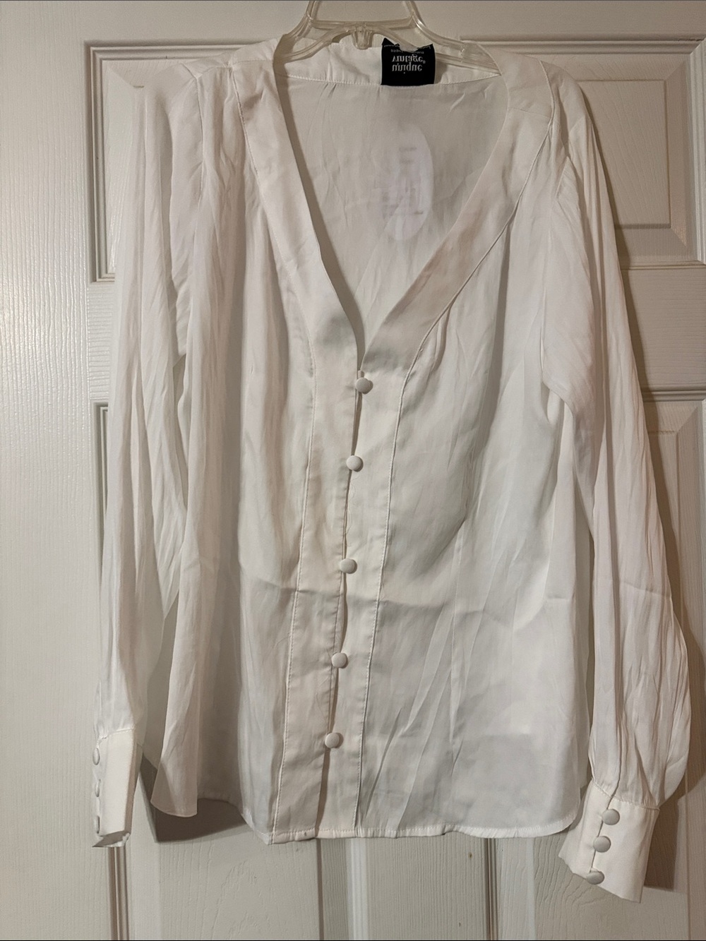 NWT UNIQUE VINTAGE White Fabric Covered Button Long Sleeve V-Neck Blouse Medium